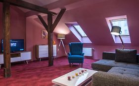 Spacious&Quiet Attic Flat in Centre + PARKING