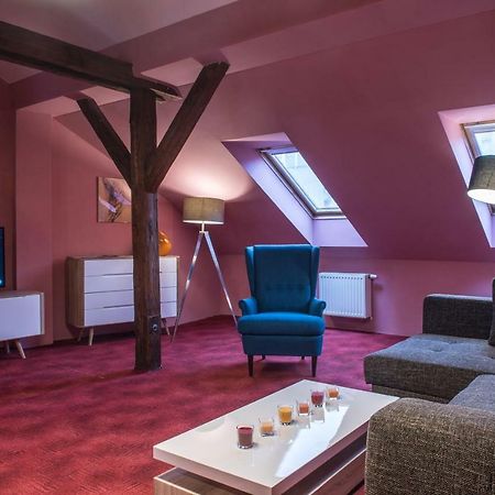 Spacious&Quiet Attic Flat in Centre + PARKING Praga Exterior foto