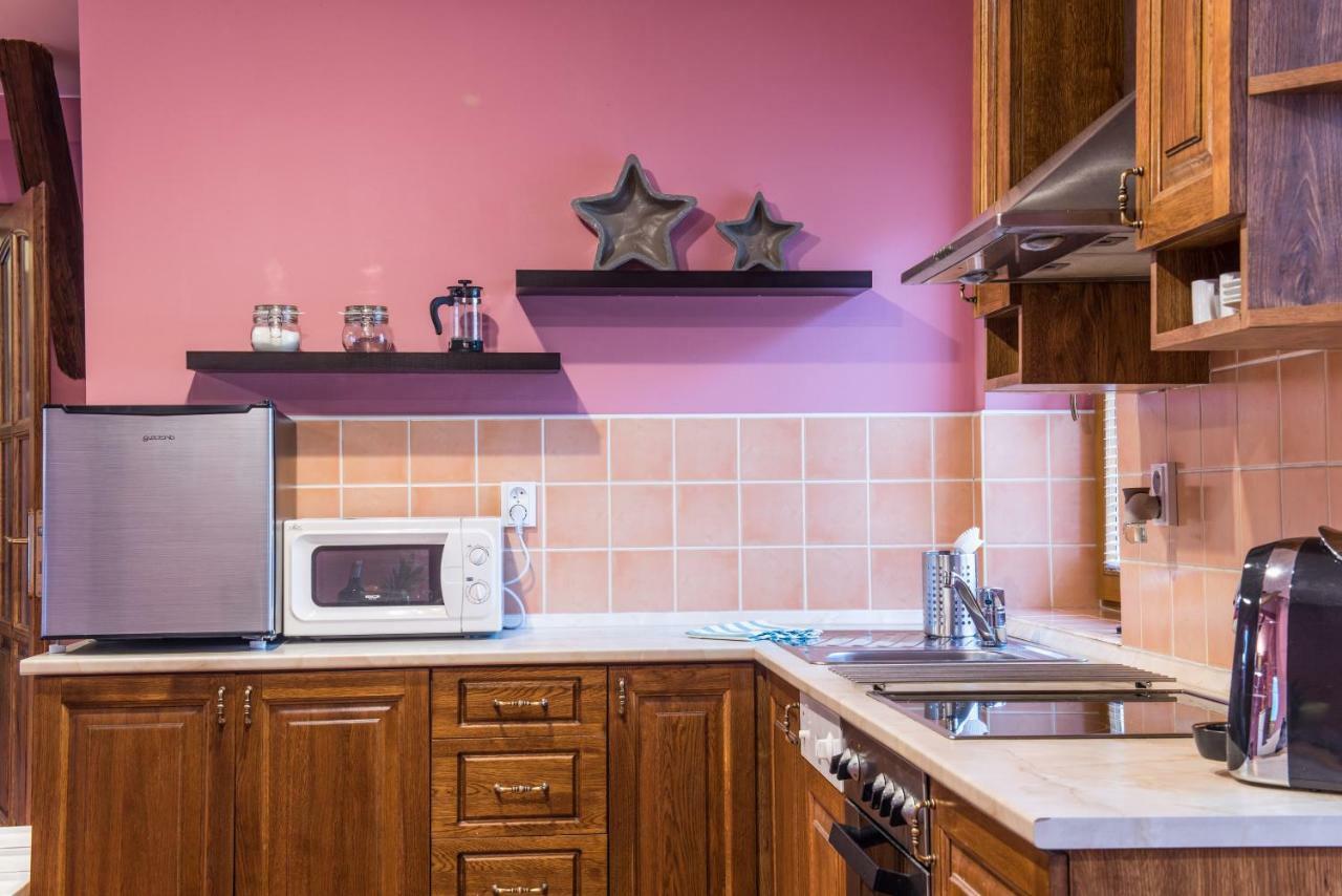 Spacious&Quiet Attic Flat in Centre + PARKING Praga Exterior foto