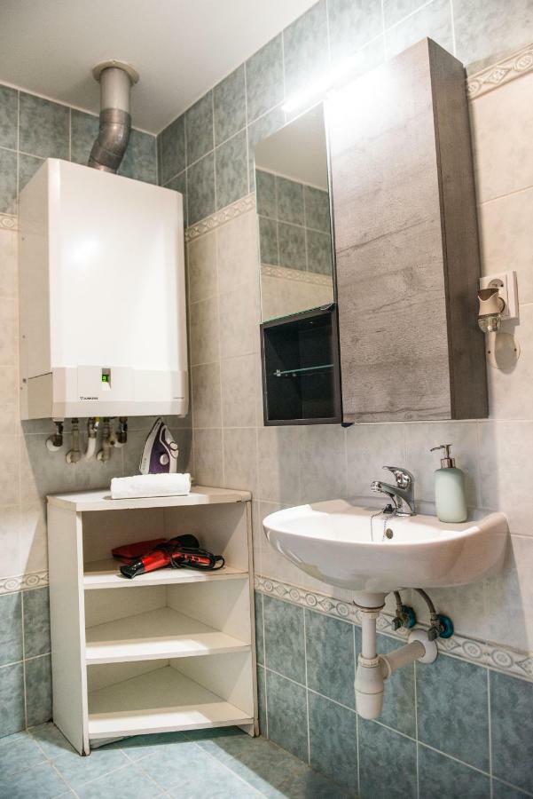Spacious&Quiet Attic Flat in Centre + PARKING Praga Exterior foto
